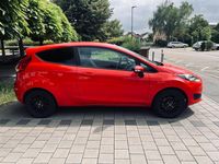 Gebraucht Ford Fiesta Trend 60 PS (44 kW) 2014 Rot Kleinwagen