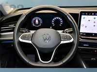 Gebraucht VW Passat 122 PS (89 kW) 2025 Rot Kombi