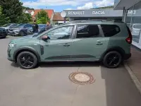 Gebraucht Dacia Jogger Extreme 141 PS (103 kW) 2025 Grau (staubgrau) Van / Kleinbus