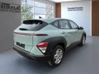 Gebraucht Hyundai Kona Select 137 PS (100 kW) 2025 Mirage green / sol SUV