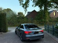 Gebraucht Audi A4 Ambiente 190 PS (139 kW) 2017 Grau Limousine