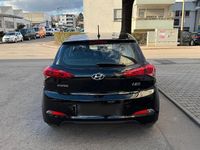 Gebraucht Hyundai i20 Classic 75 PS (55 kW) 2017 Schwarz Kleinwagen