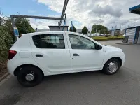 Gebraucht Dacia Sandero 73 PS (53 kW) 2014 Weiß Limousine