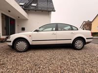 Usata VW Passat 101 CV (74 kW) 1997 Bianco Berlina