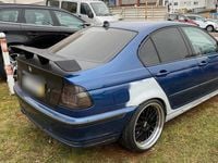 Gebraucht BMW 325 192 PS (141 kW) 2001 Blau Limousine