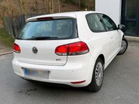 Gebraucht VW Golf VI 105 PS (77 kW) 2009 Weiß Kleinwagen
