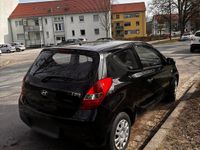 Gebraucht Hyundai i20 77 PS (56 kW) 2009 Schwarz Kleinwagen