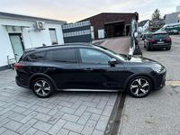 Gebraucht Ford Focus Active 116 PS (85 kW) 2023 Obsidianschwarz metallic Kombi