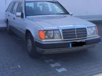 Second-hand Mercedes E300 179 CP (131 kW) 1990 Argintiu Berlinǎ