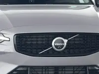 Gebraucht Volvo V60 Plus 197 PS (144 kW) 2025 Silber Kombi