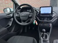 Gebraucht Ford Fiesta 101 PS (74 kW) 2021 Weiß Kleinwagen