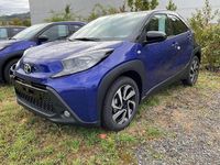 Gebraucht Toyota Aygo 72 PS (52 kW) 2025 Juniper blue (8y8)/ black mica Kleinwagen