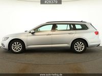Gebraucht VW Passat Business 150 PS (110 kW) 2022 Scale silver metallic Kombi