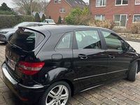 Gebraucht Mercedes B200 136 PS (100 kW) 2009 Schwarz Van / Kleinbus