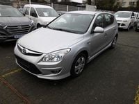 Gebraucht Hyundai i30 Edition 109 PS (80 kW) 2010 Silber Limousine