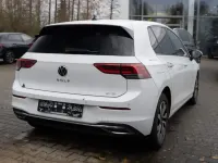 Second-hand VW Golf VIII Active 110 CP (80 kW) 2023 Alb Hatchback