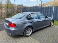 Gebraucht BMW 320 170 PS (125 kW) 2009 Grau Limousine
