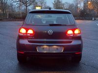 Gebraucht VW Golf VI 122 PS (89 kW) 2010 Blau Kleinwagen