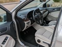 Gebraucht Mercedes B200 156 PS (114 kW) 2012 Silber Van / Kleinbus