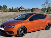 Używany Seat Leon 110 KM (80 kW) 2018 Pomarańczowy Sedan/Limuzyna