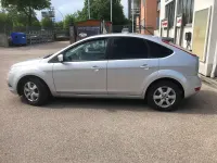 Gebraucht Ford Focus 120 PS (88 kW) 2009 Silber Limousine