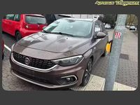 Gebraucht VW Passat Comfortline 150 PS (110 kW) 2015 Rot Limousine