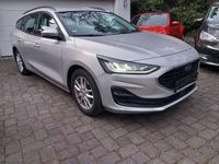 Gebraucht Ford Focus Cool & Connect 120 PS (88 kW) 2022 Moondust silber Kombi
