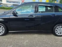 Gebraucht Mercedes B180 122 PS (89 kW) 2012 Schwarz Kleinwagen