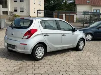 Gebraucht Hyundai i20 Trend 101 PS (74 kW) 2014 Silber Kleinwagen