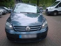 Second-hand VW Golf 140 CP (102 kW) 2005 Albastru Monovolum