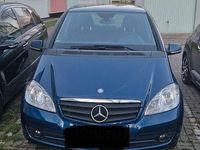 Gebraucht Mercedes A180 109 PS (80 kW) 2011 Blau Van / Kleinbus