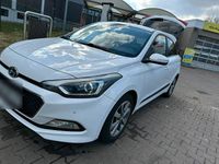 Gebraucht Hyundai i20 84 PS (61 kW) 2017 Weiß Kleinwagen