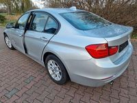 Gebraucht BMW 320 184 PS (135 kW) 2012 Grau Limousine