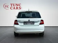 Gebraucht Skoda Fabia Cool Edition 60 PS (44 kW) 2016 Weiß Limousine