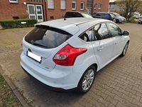 Gebraucht Ford Focus Titanium 125 PS (91 kW) 2013 Weiß Limousine
