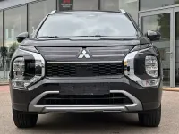 Neu Mitsubishi Outlander P-HEV 306 PS (225 kW) 2026 Schwarz SUV