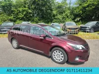 Gebraucht Toyota Avensis Life 124 PS (91 kW) 2013 Rot Kombi