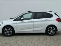 Gebraucht BMW 218 Active Tourer Sport Line 150 PS (110 kW) 2016 Mineralweiss metallic Van / Kleinbus