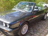 Gebraucht BMW 318 113 PS (83 kW) 1993 Schwarz Cabrio
