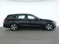 Gebraucht Mercedes C200 Avantgarde 163 PS (119 kW) 2024 Schwarz Limousine