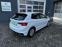 Gebraucht Skoda Fabia Ambition 95 PS (69 kW) 2022 Weiß Limousine