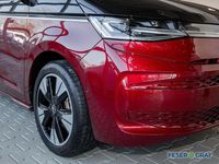 Gebraucht VW Multivan Life 150 PS (110 kW) 2025 Rot (deep black perleffekt/ fortanarot metallic) Van