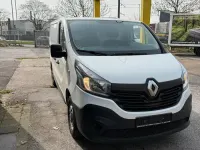 Second-hand Renault Trafic 100 CP (73 kW) 2015 Alb Monovolum
