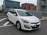 Gebraucht Hyundai i30 99 PS (72 kW) 2014 Weiß Limousine