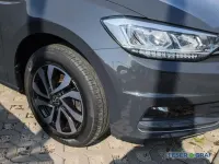 Gebraucht VW Touran Active 150 PS (110 kW) 2022 Uranograu Van / Kleinbus