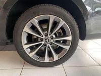 Gebraucht Mercedes V300 237 PS (174 kW) 2025 Grau Van / Kleinbus