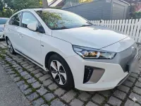 Gebraucht Hyundai Ioniq Premium 89 kW (122 PS) 2019 Weiß Kleinwagen