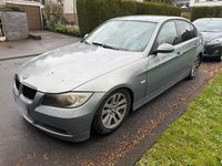 Gebraucht BMW 318 130 PS (95 kW) 2007 Grau Limousine
