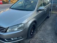 Gebraucht VW Passat 140 PS (102 kW) 2012 Silber Kombi