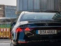 Gebraucht Mercedes E220 197 PS (144 kW) 2024 Schwarz Limousine